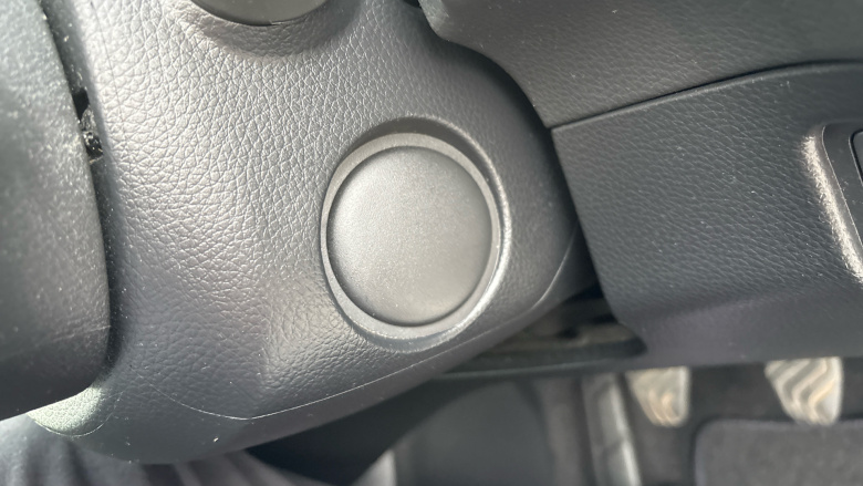 Nissan Qashqai 1.3 DiG-T Tekna 5dr Petrol Hatchback